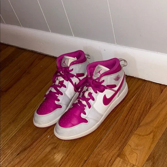 Nike Kids' Sneakers in Pink and White - Picture 3 of 4